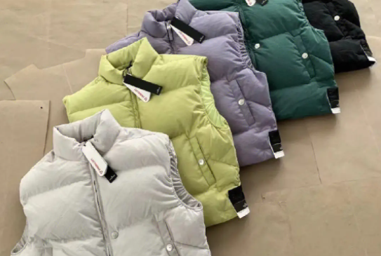 企業員工在羽絨服馬甲定制的時候，如何選擇合適自己的尺碼？