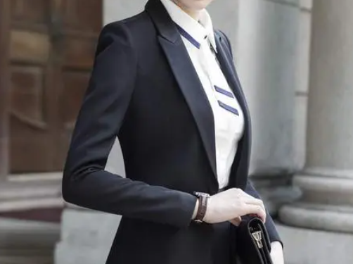 上海瓴蔓服飾職業裝定制-教你如何保養西裝西服